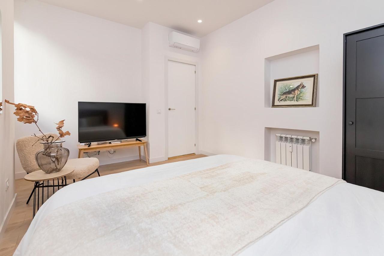 Bhost - Ferraz 74 Apartment Madrid Bagian luar foto